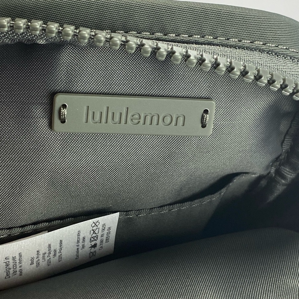 Lululemon Take it On Crossbody Pouch - Picture 6 of 6